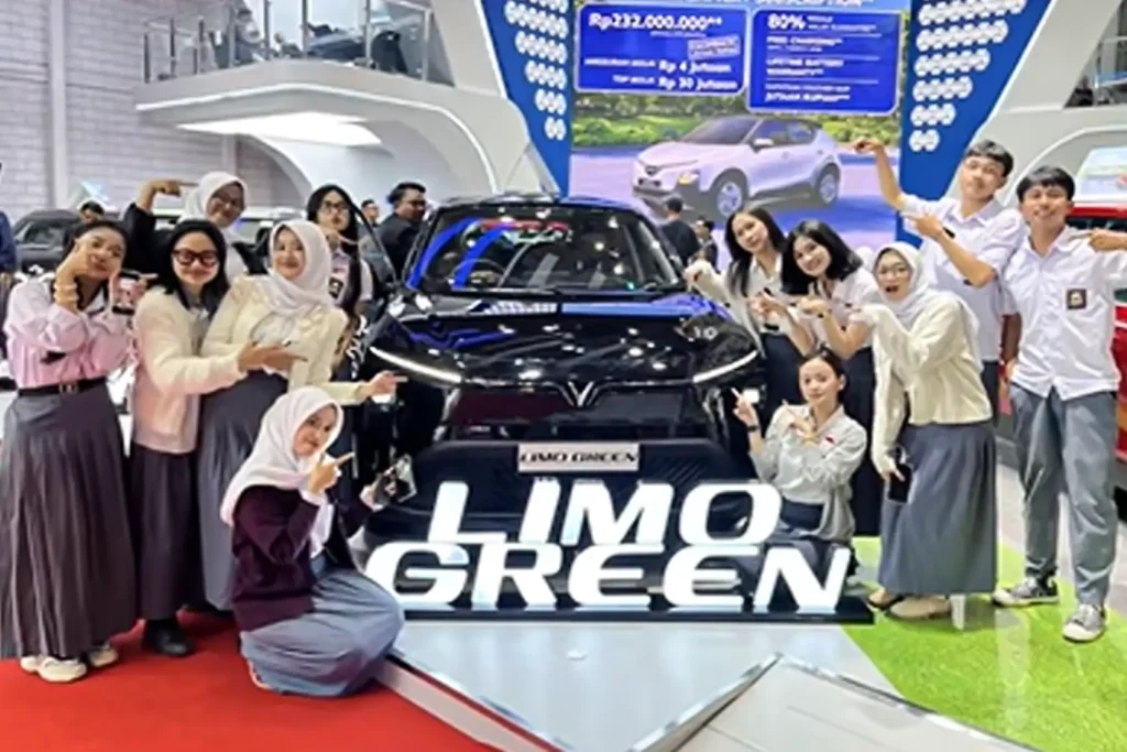 Gunakan Uang Kas untuk Hadiahkan Guru Mobil