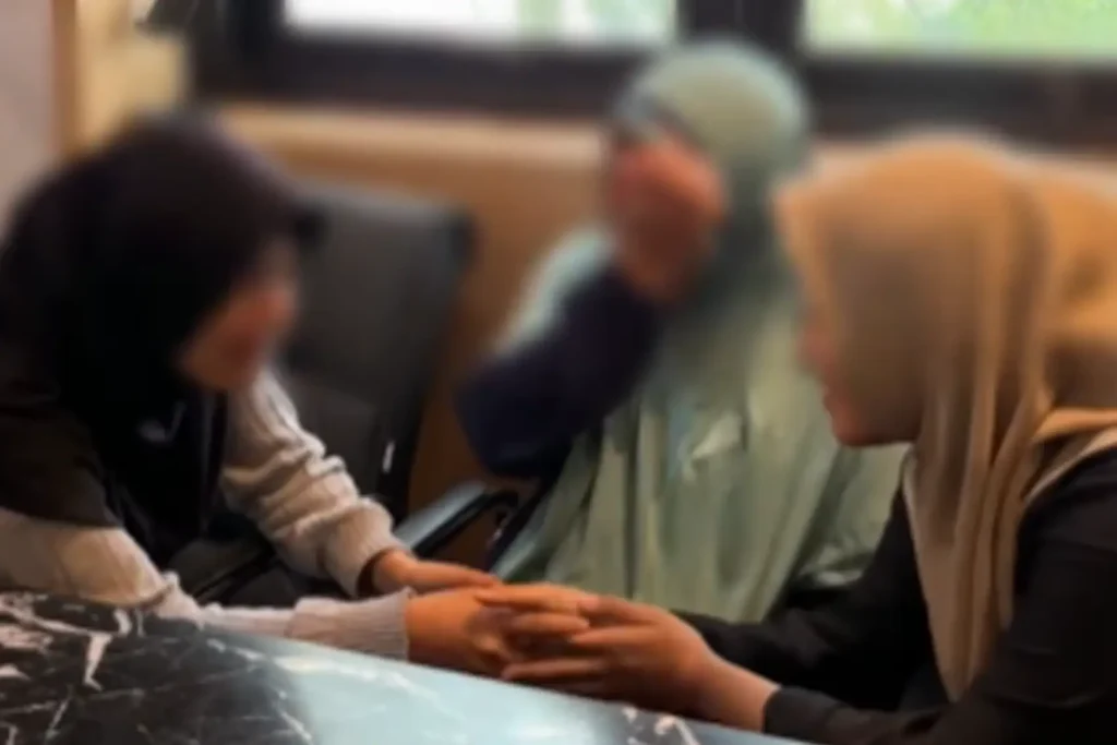 Mahasiswi Berprestasi Mencuri